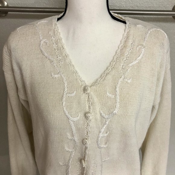 Cute Off White 90s Vintage V-Neck Cardigan Sweater - Size Medium - Picture 2 of 9